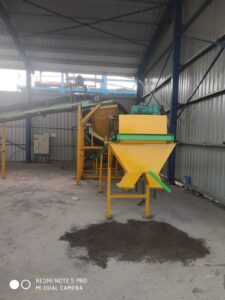 Compost refinement machine