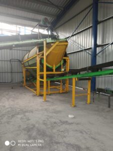 Compost rotary screener